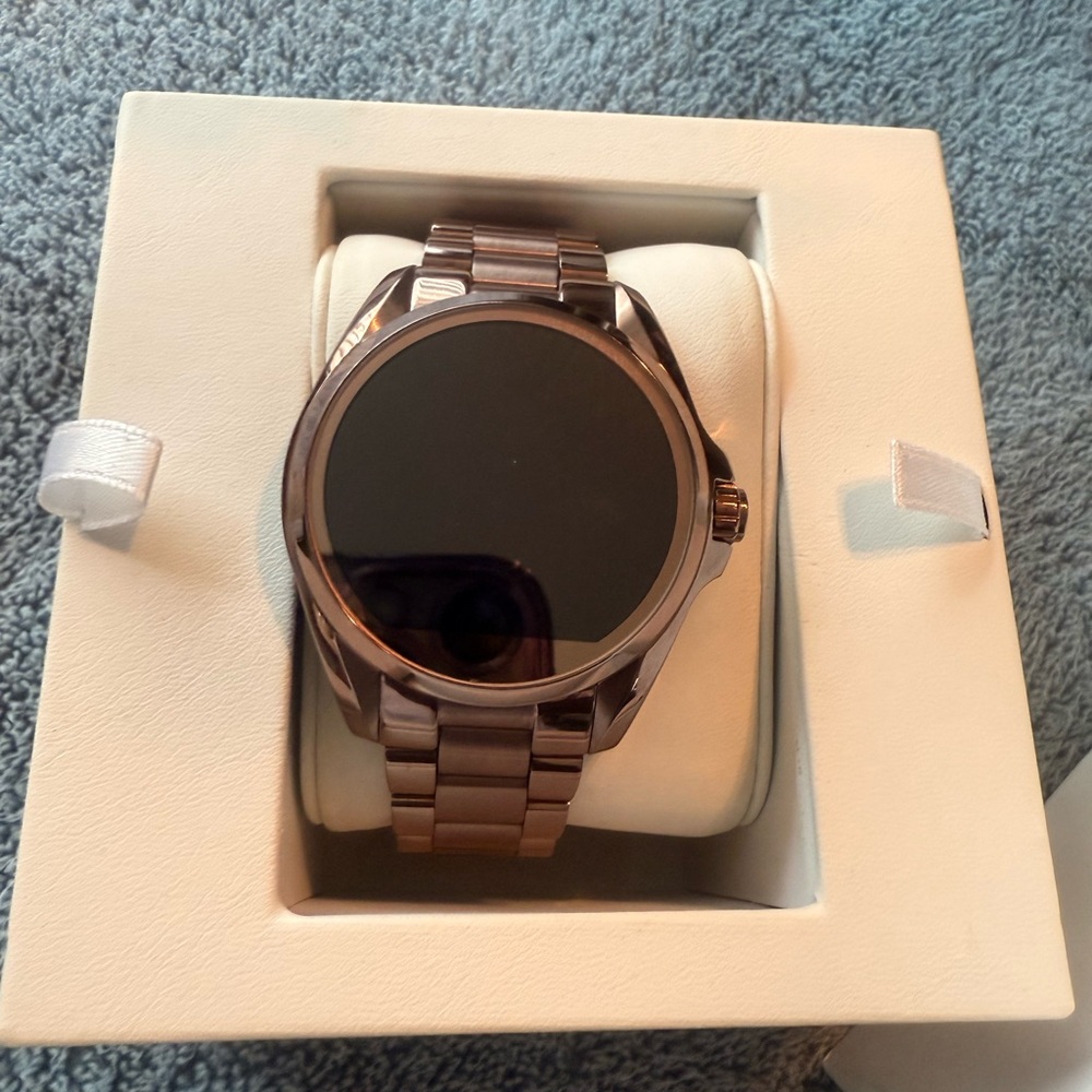 Michael Kors Access White Box